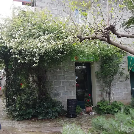 St Martin Du Canigou Et Table D'hotes De Charme 3*